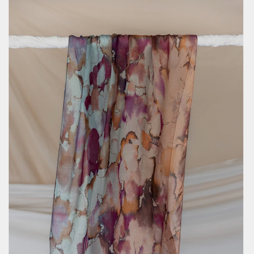 Selling brand new vela watercolor floral hijab, without its bag.